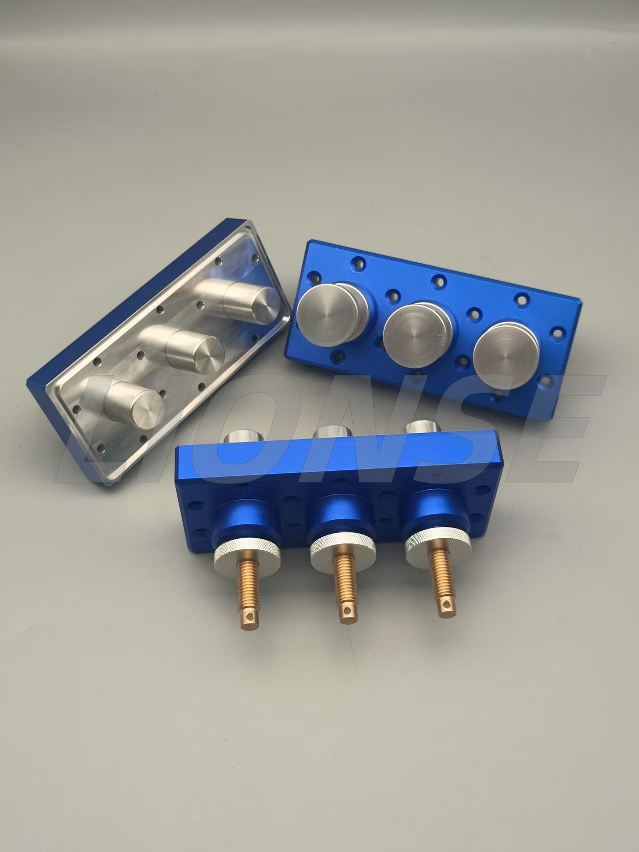 Why do aluminum parts prefer sandblasting and oxidation?