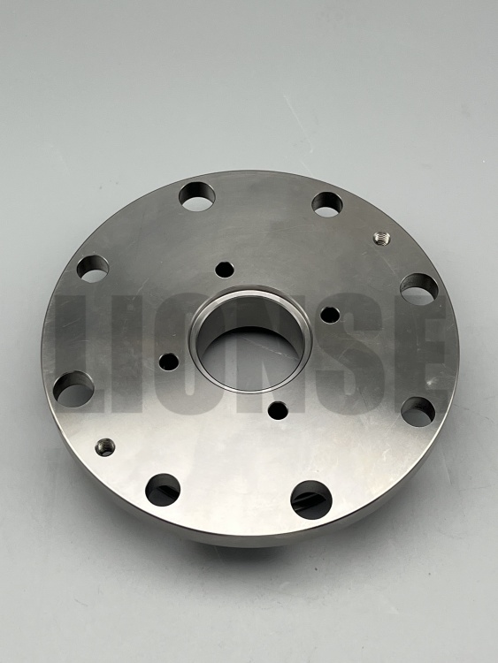 Why does Flange use stainless steel as the material?