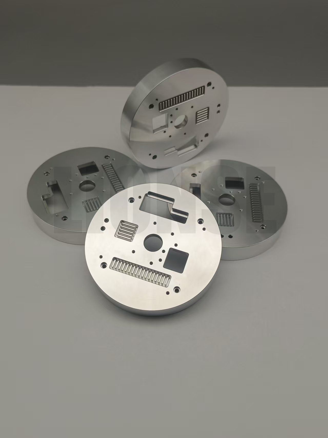 How can robot parts achieve both lightweight design and high strength?