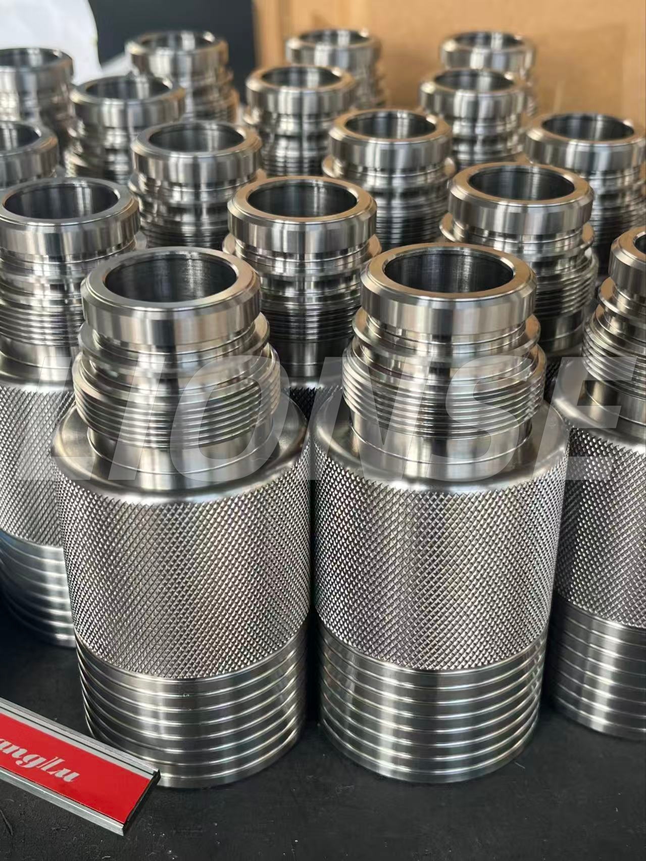 What is knurling?