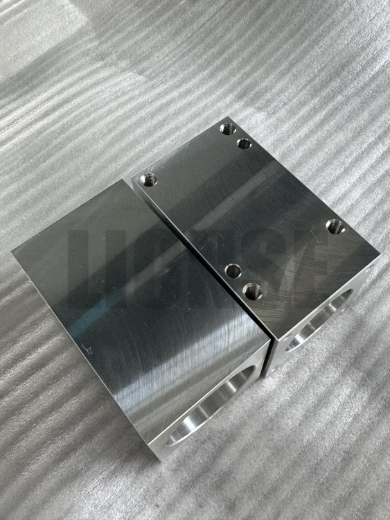 Why are aluminium processing machine tools and equipment parts preferred?