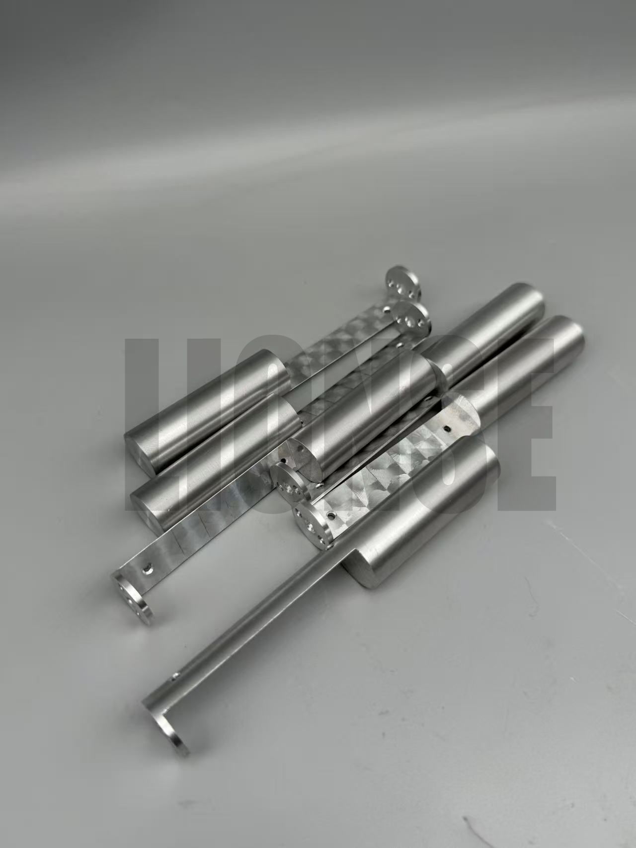 Can aluminum connectors fix the problem of mismatched thermal expansion coefficients?