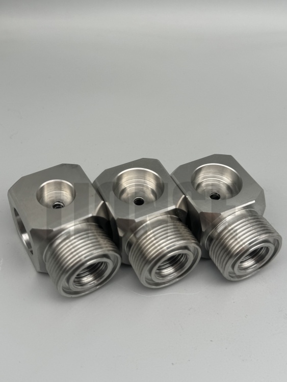 Stainless Steel Threaded Valve Body Joint